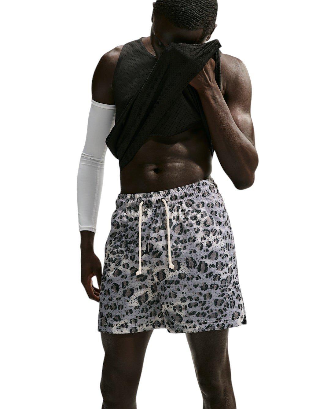 Nike Men's Standard Issue 5" Basketball Shorts - GREY